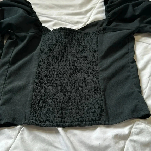 Abercrombie and Fitch black crop long sleeve top size medium - Picture 6 of 6